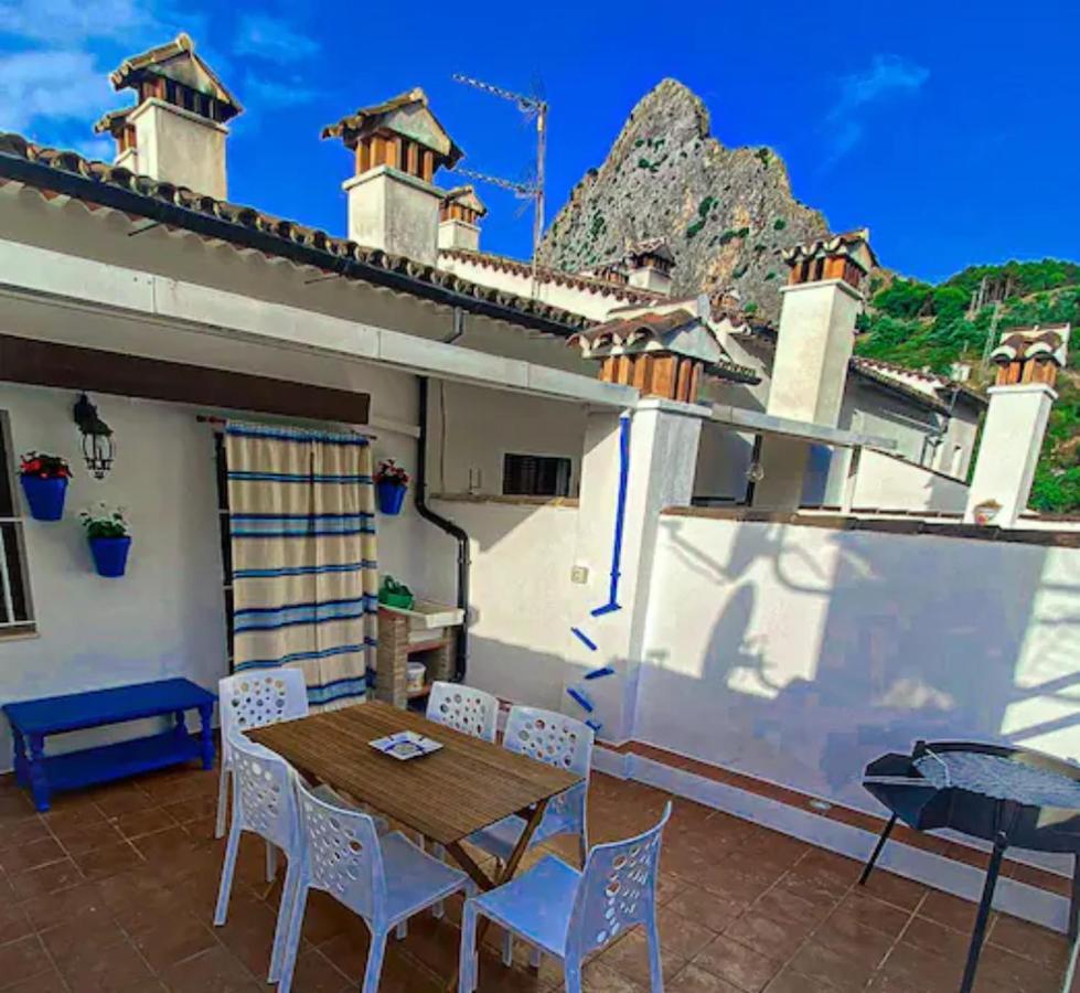 Grazalema - Casita La Calma - Incredible Views, Clima Frio-Calor, Wifi & Private Parking Optional Villa ภายนอก รูปภาพ