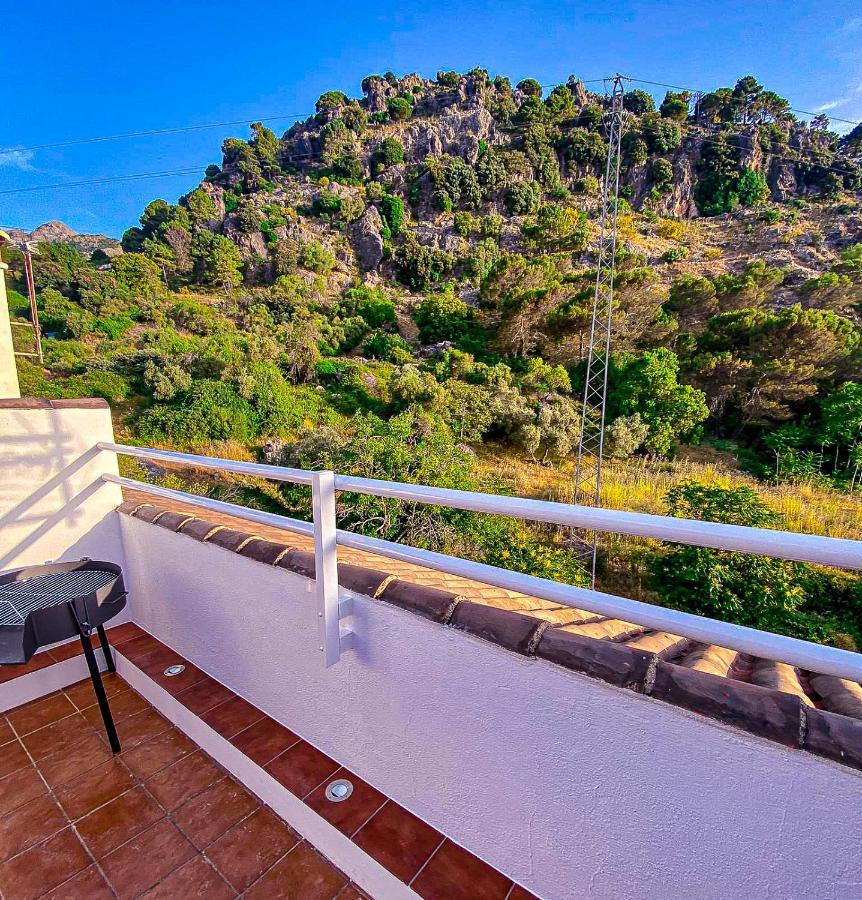 Grazalema - Casita La Calma - Incredible Views, Clima Frio-Calor, Wifi & Private Parking Optional Villa ภายนอก รูปภาพ